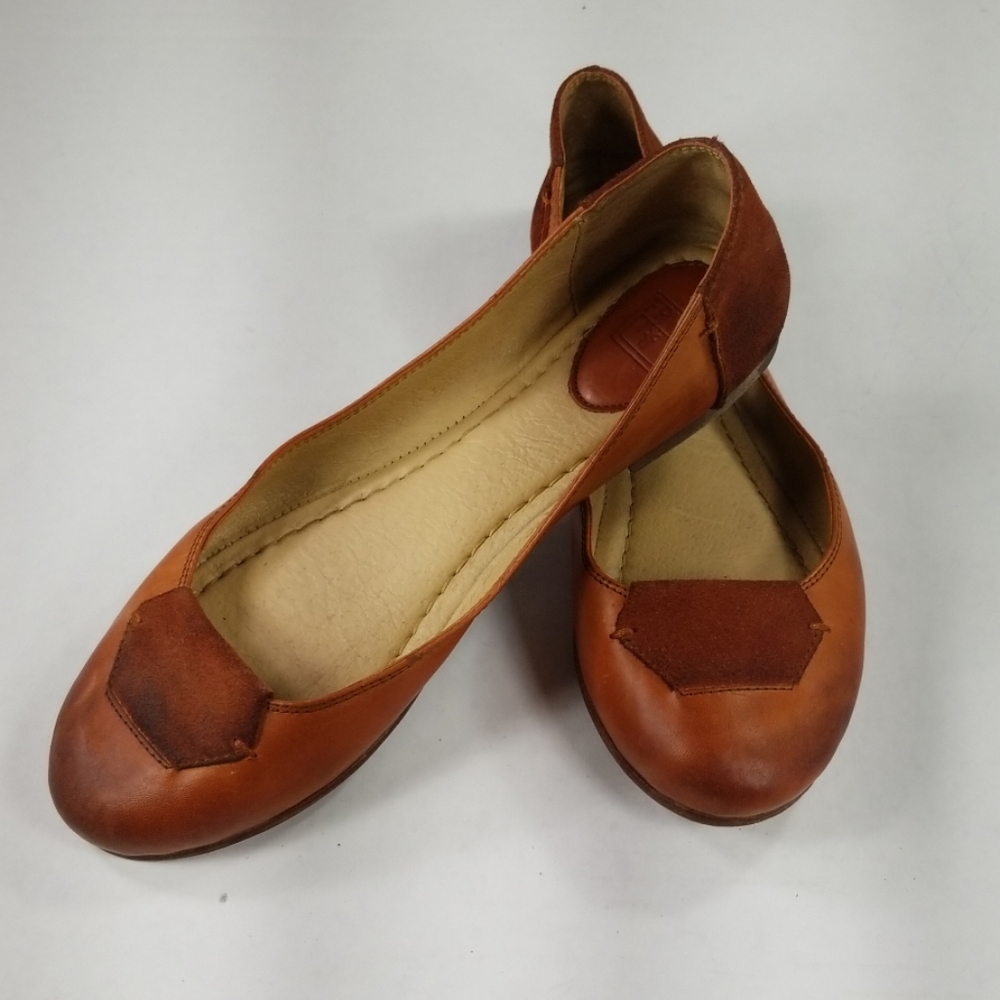 Frye Women's Carson Tab Ballet